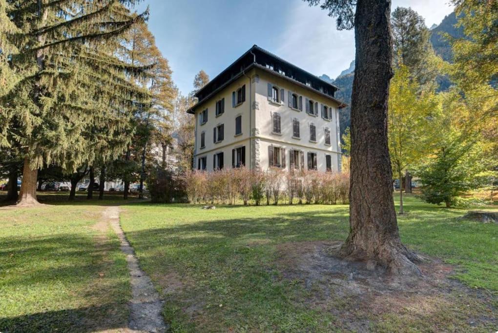 Апартаменты La Roseraie Шамони Экстерьер фото